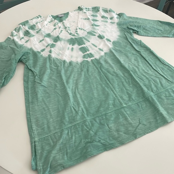 Chico’s Green & White 3/4 Sleeve V-Neck Tie Dye Marble Wash Hem Slit Tunic- L - Picture 3 of 13